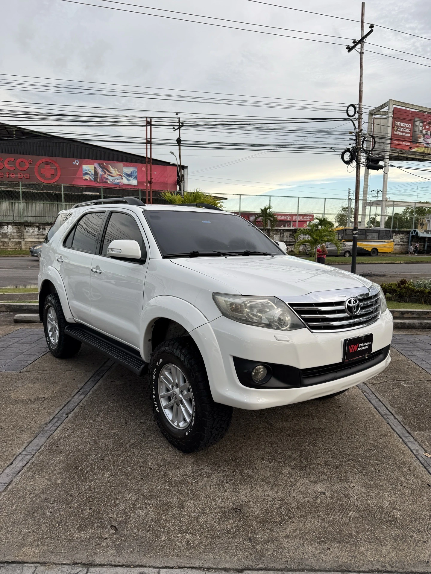 2012 Toyota Fortuner Sport — foto 3