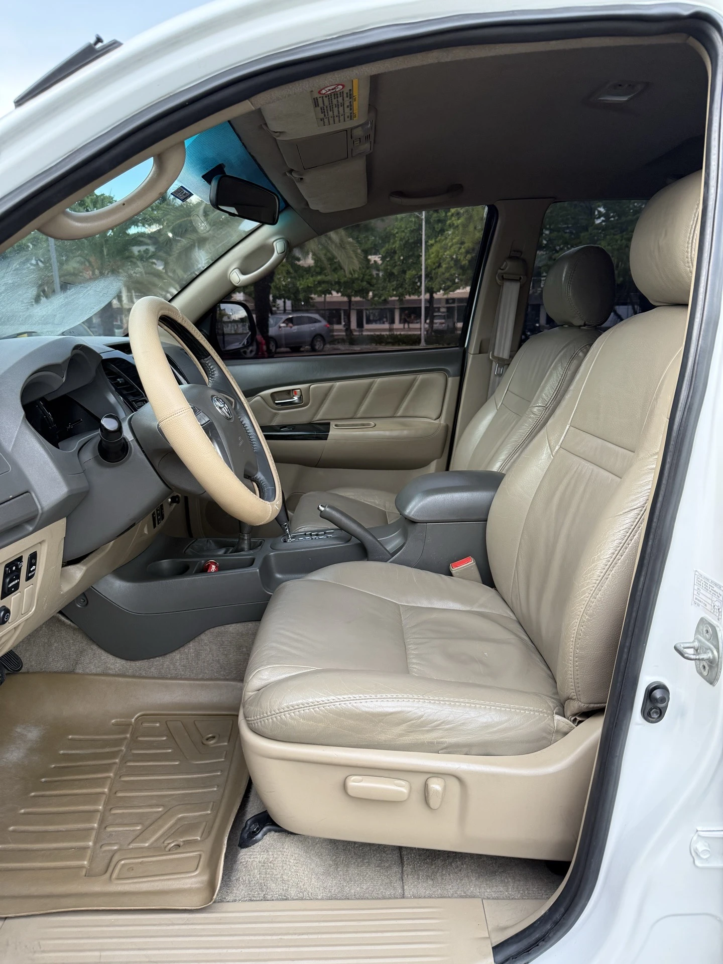 2012 Toyota Fortuner Sport — foto 5