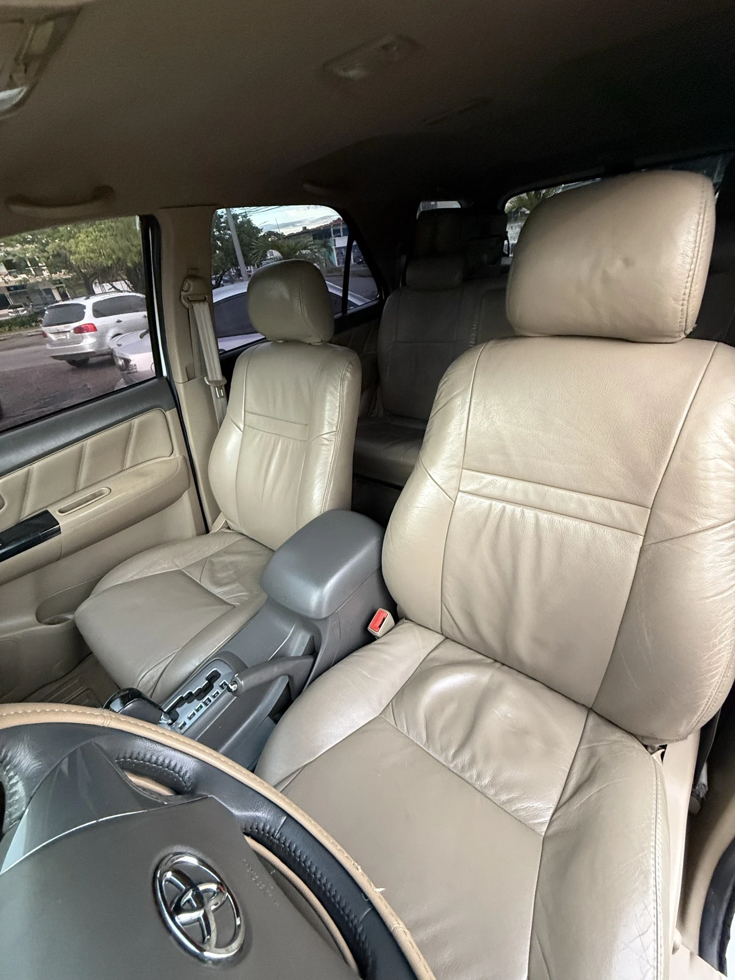 2012 Toyota Fortuner Sport — foto 7