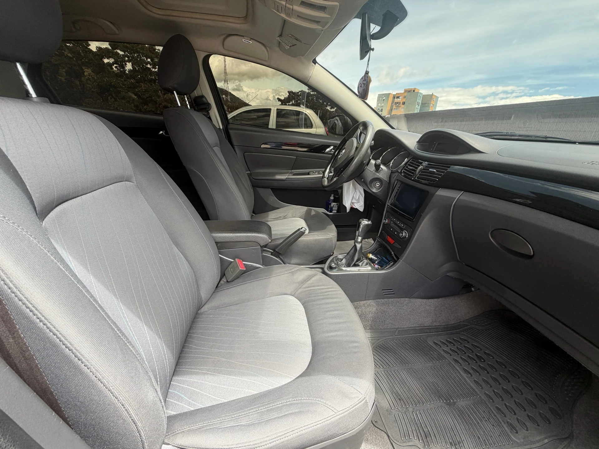 2022 Dongfeng S30 — photo 7