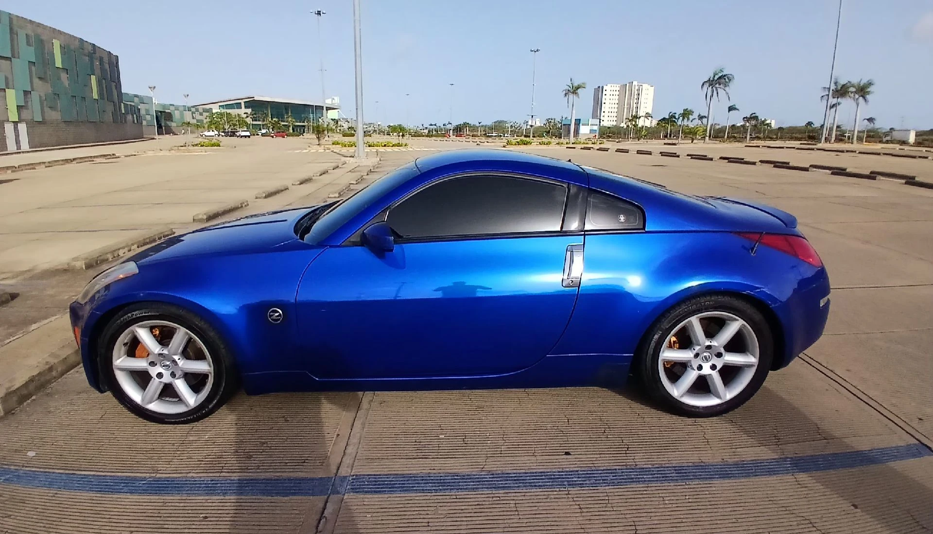 2004 Nissan 350Z Sport — photo 8