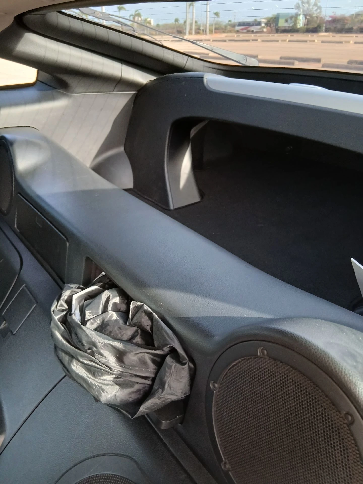 2004 Nissan 350Z Sport — photo 16