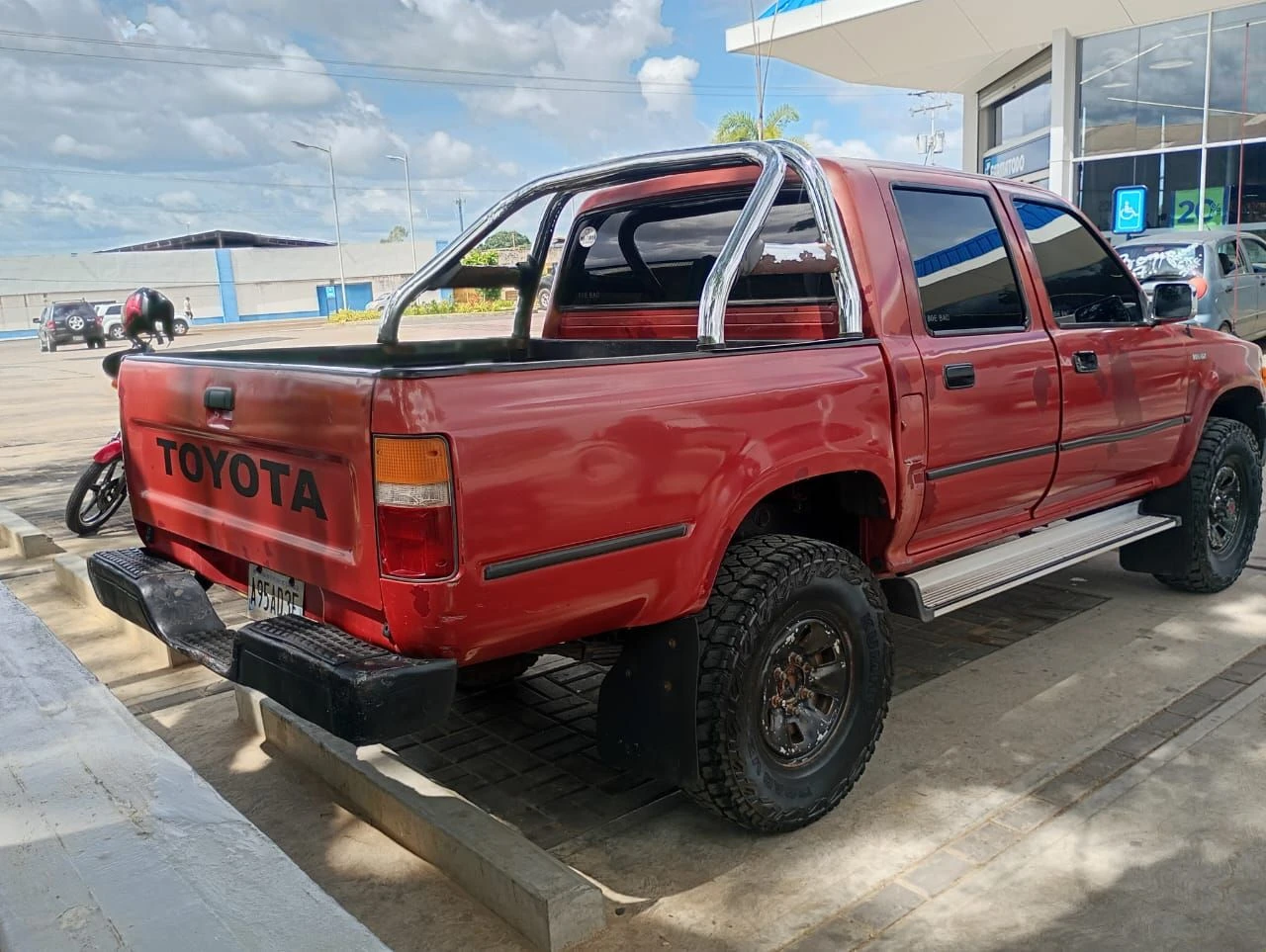 1999 Toyota Hilux 4x4 22r — photo 3