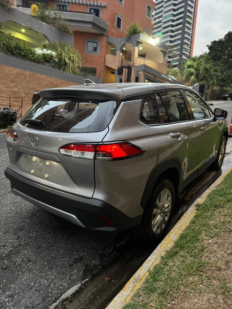 2025 Toyota Corolla Cross Élite — photo 4