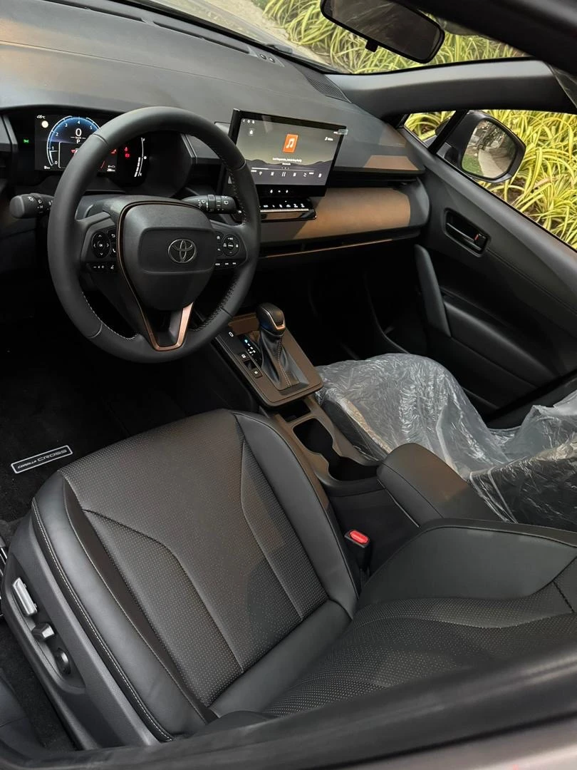 2025 Toyota Corolla Cross Élite — photo 5