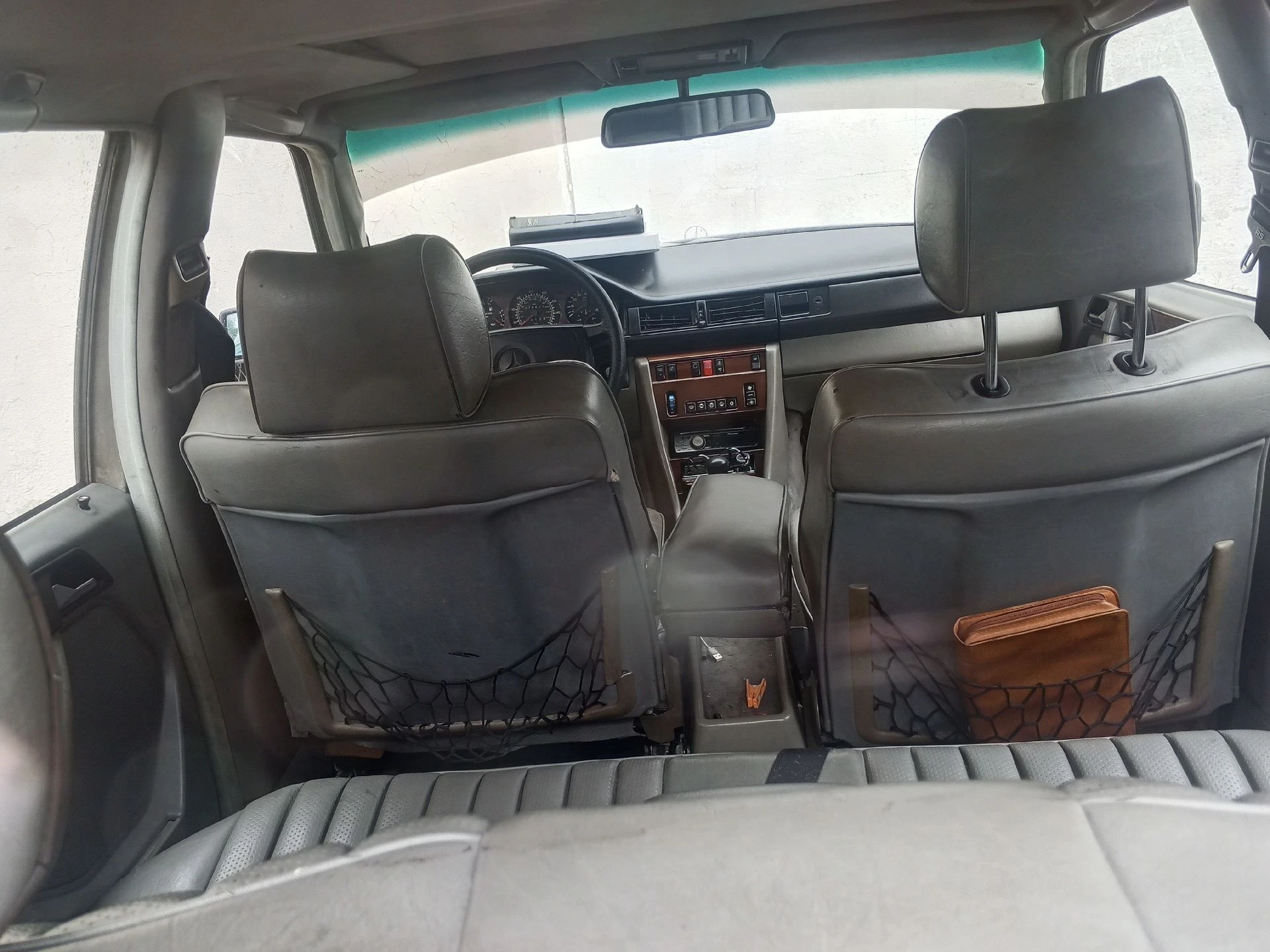 1987 Mercedes-Benz 300 W124 — photo 2