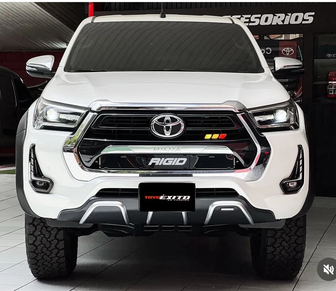 2023 Toyota Pick-Up Hilux 4.0L SR5 — photo 3