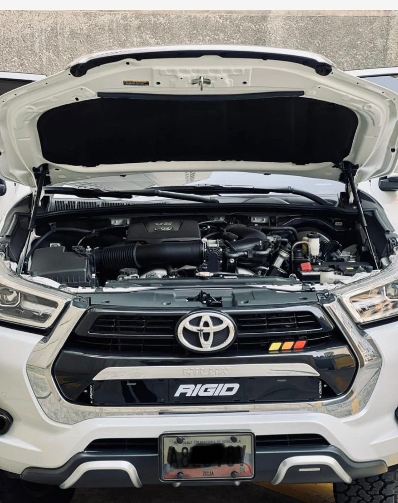 2023 Toyota Pick-Up Hilux 4.0L SR5 — photo 8