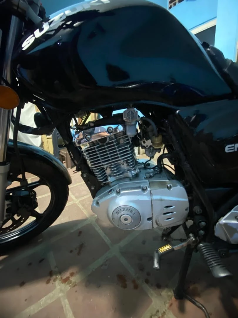2013 Suzuki EN125 — photo 2