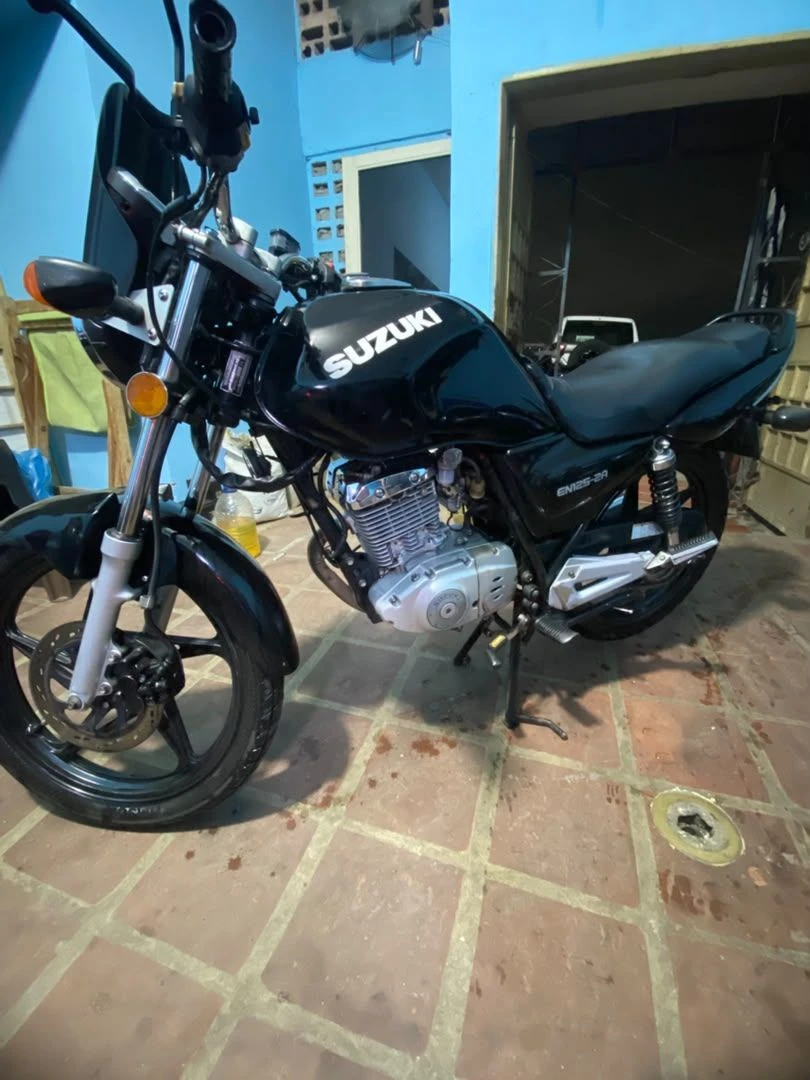 2013 Suzuki EN125 — photo 3