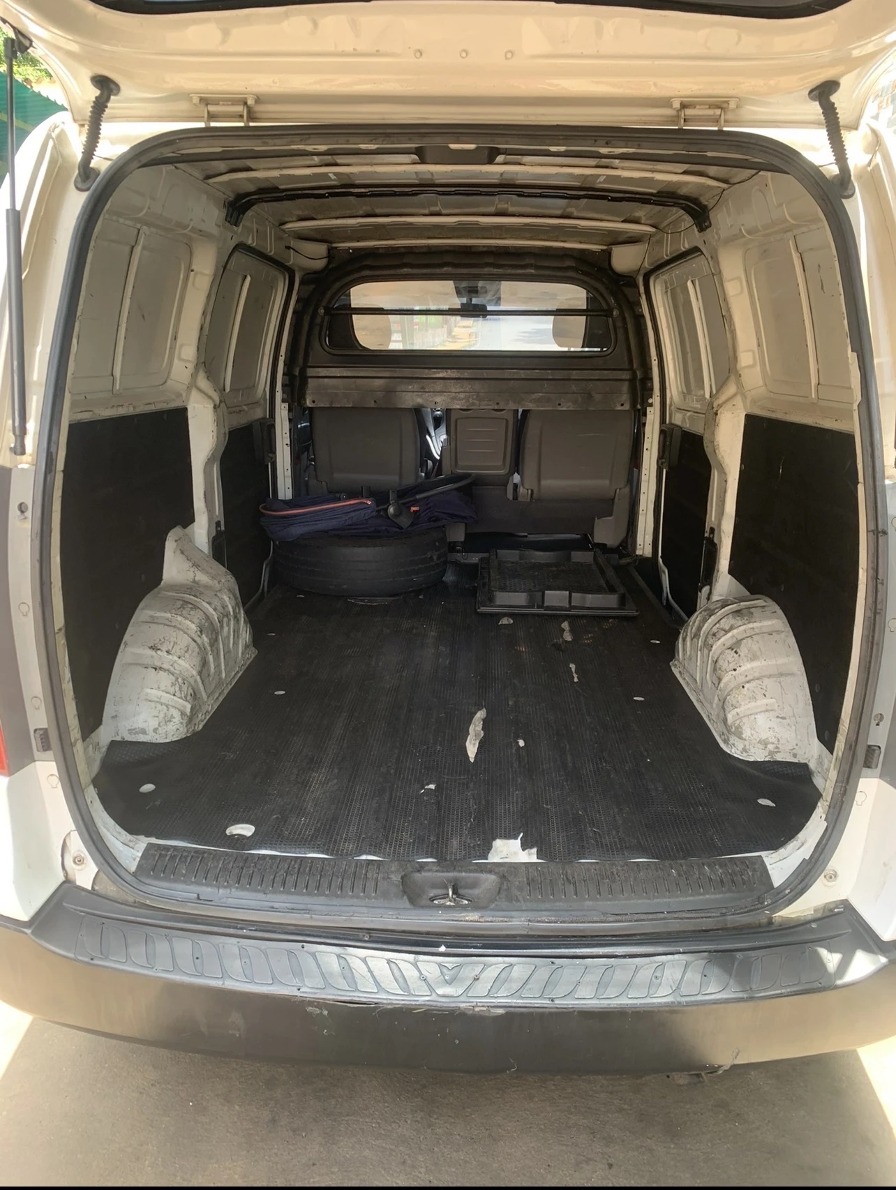 2008 Hyundai H1 Carga — photo 4