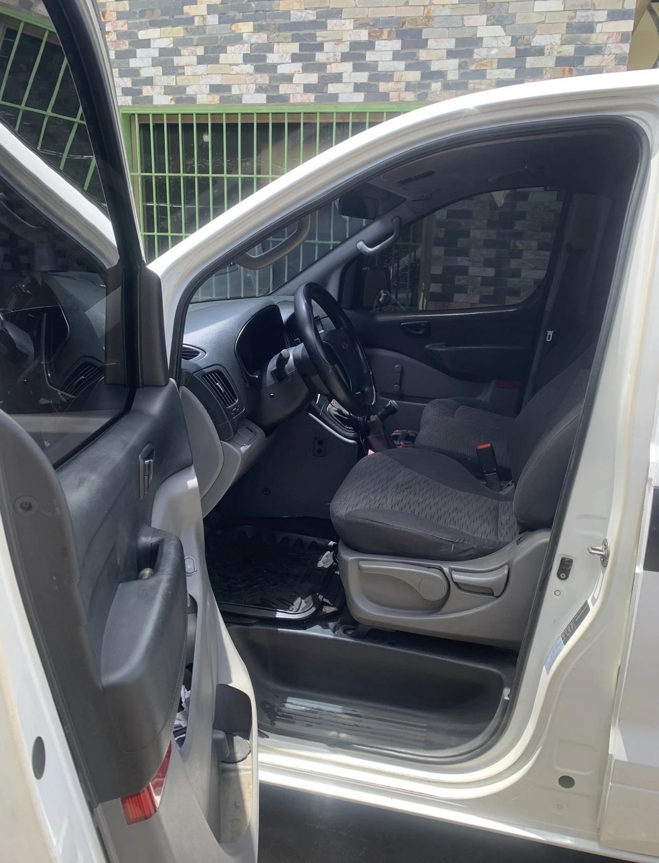 2008 Hyundai H1 Carga — photo 7