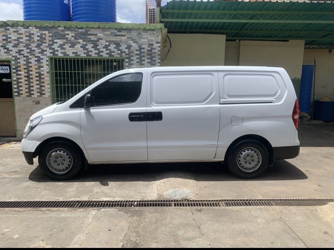 2008 Hyundai H1 Carga — photo 8