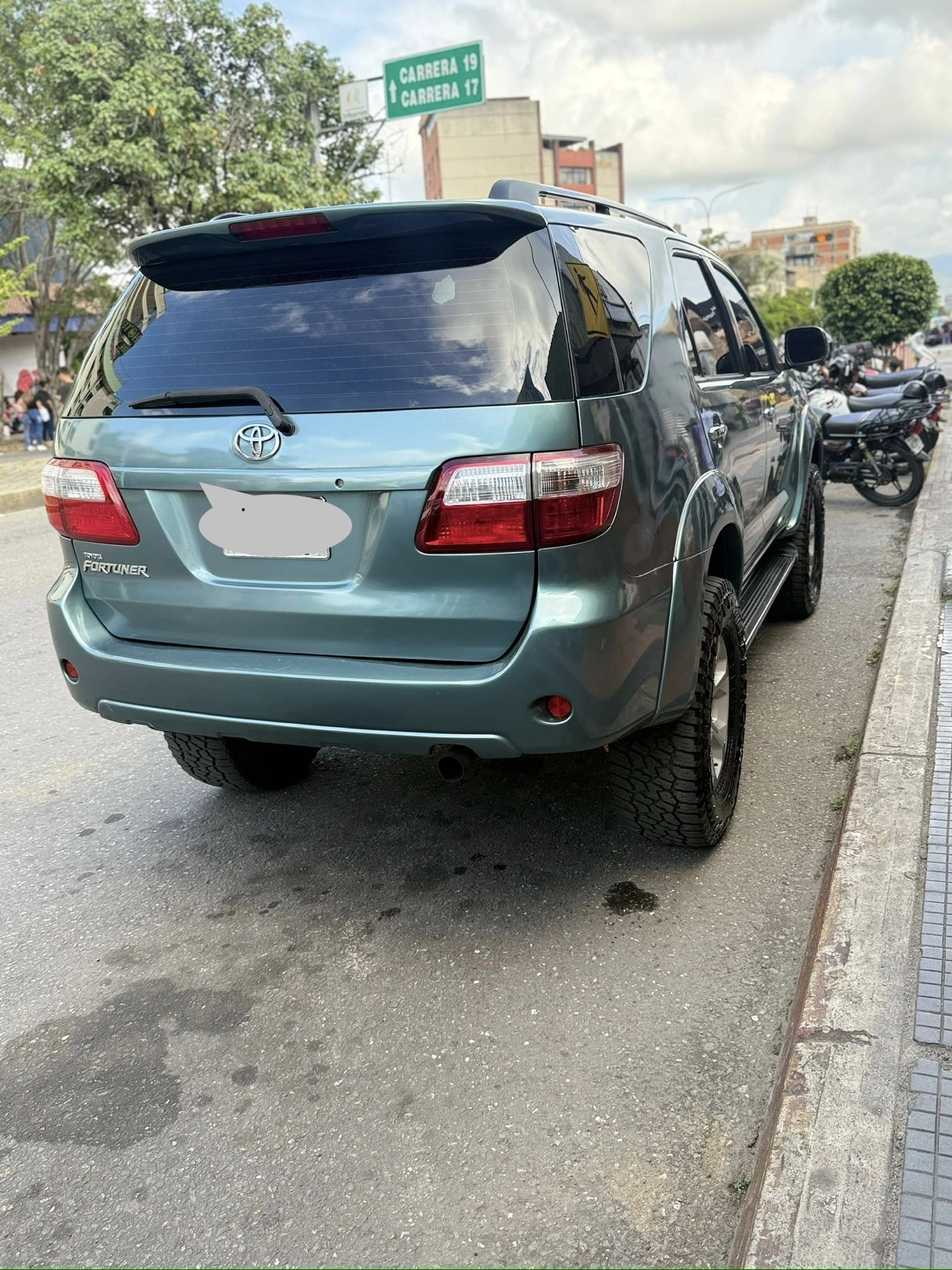 2010 Toyota Fortuner Sr — photo 3