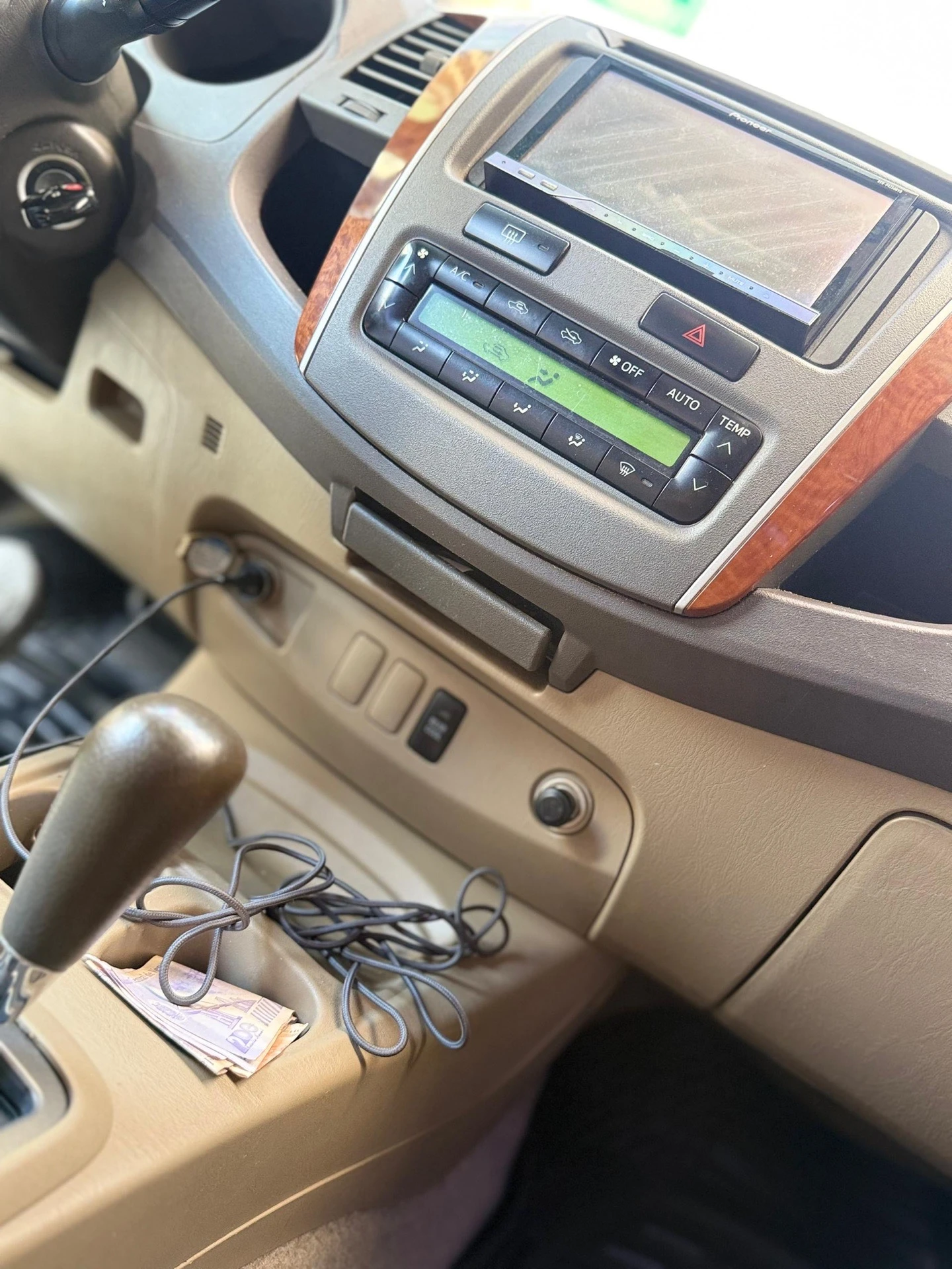 2010 Toyota Fortuner Sr — photo 5