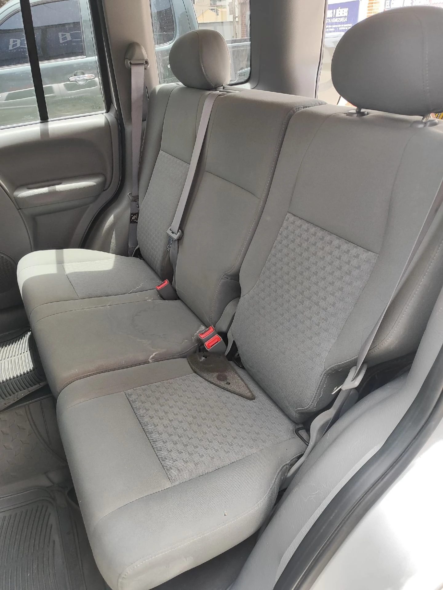 2005 Jeep Cherokee KJ — photo 3