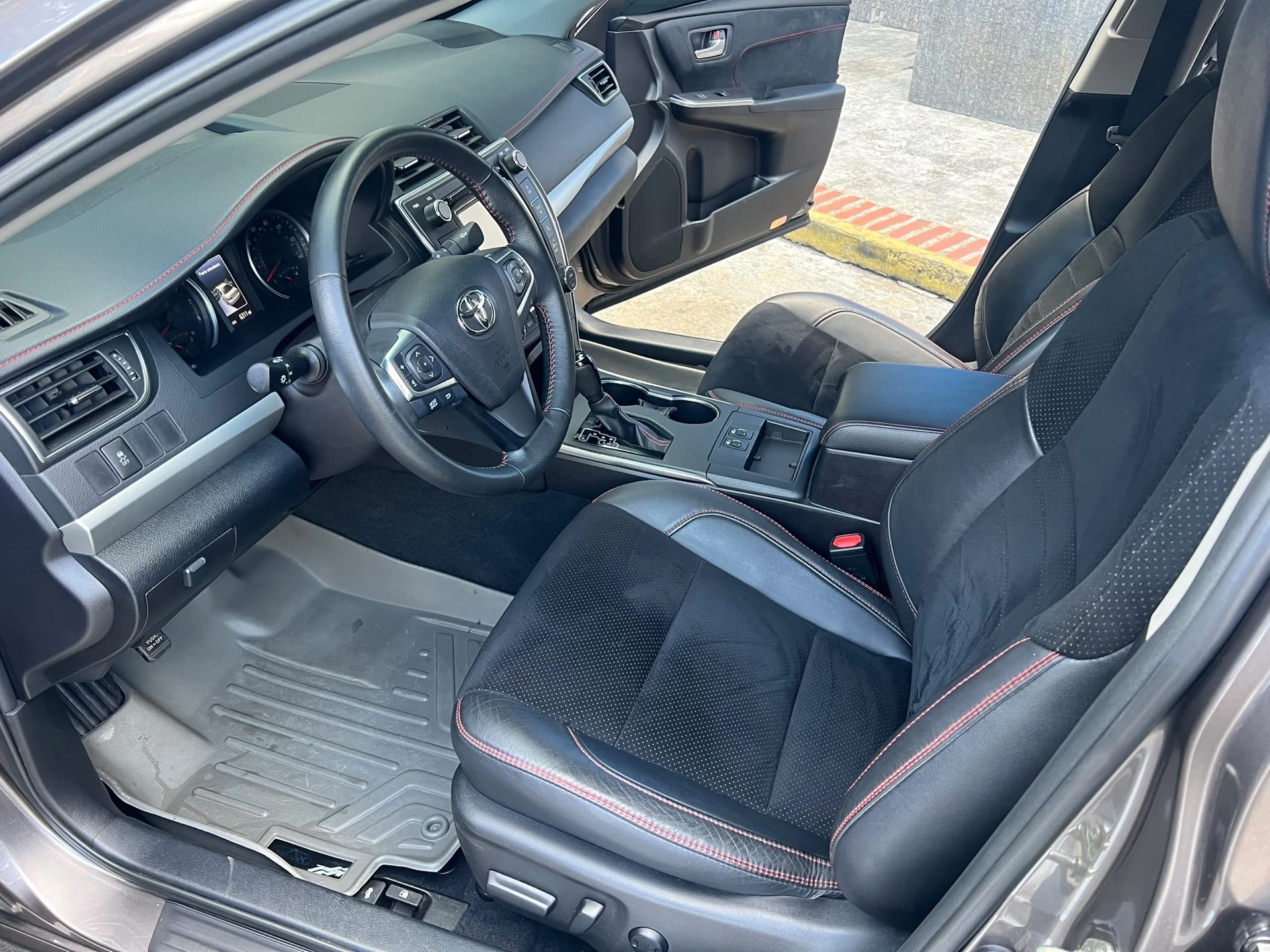 2015 Toyota Camry XSE — photo 5