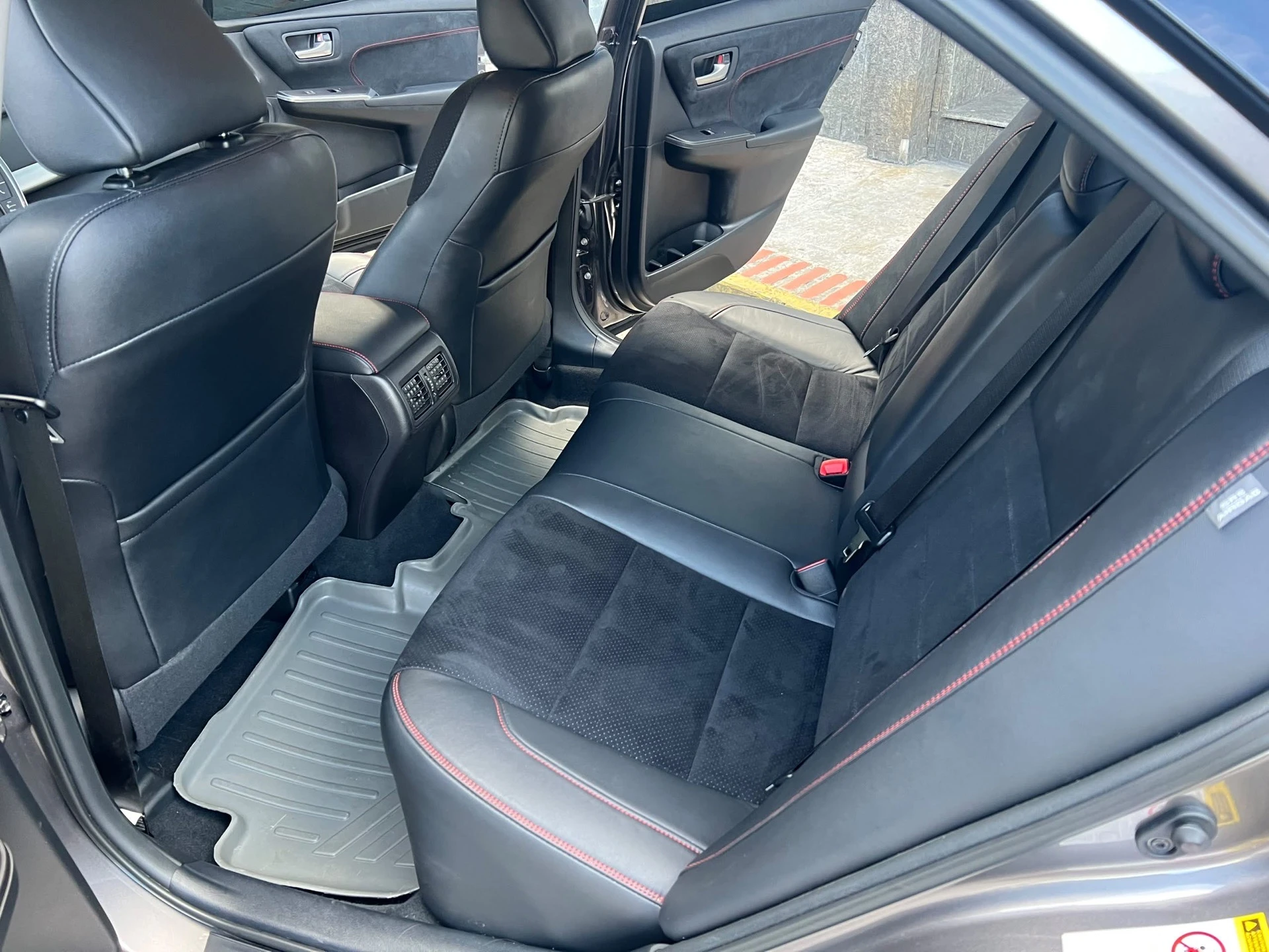 2015 Toyota Camry XSE — photo 6