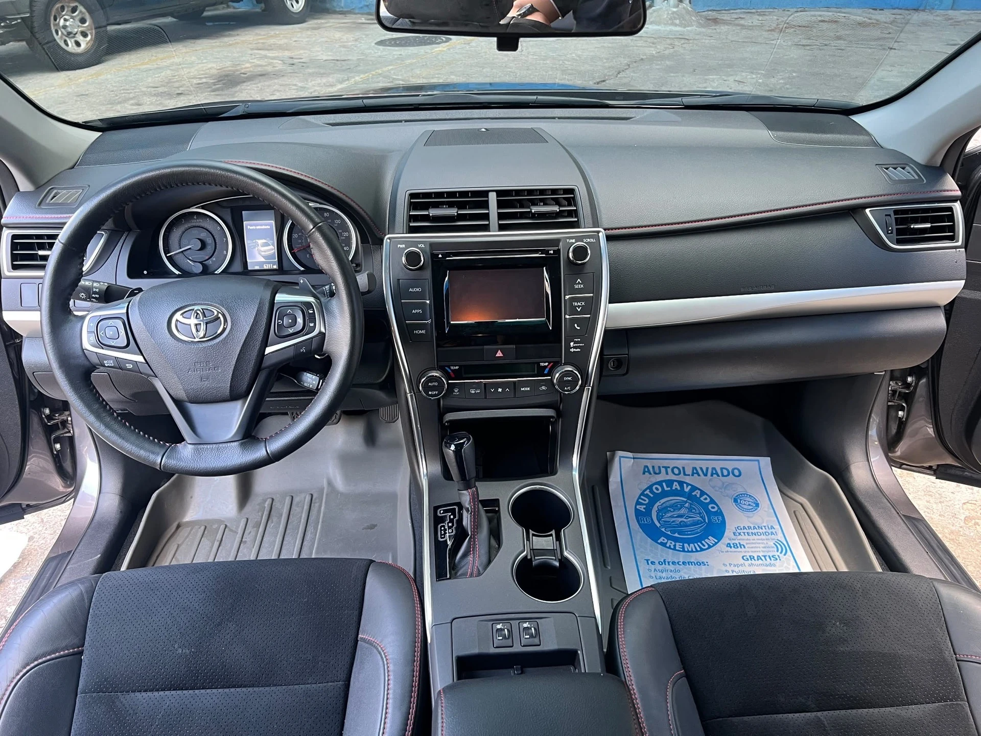 2015 Toyota Camry XSE — photo 10