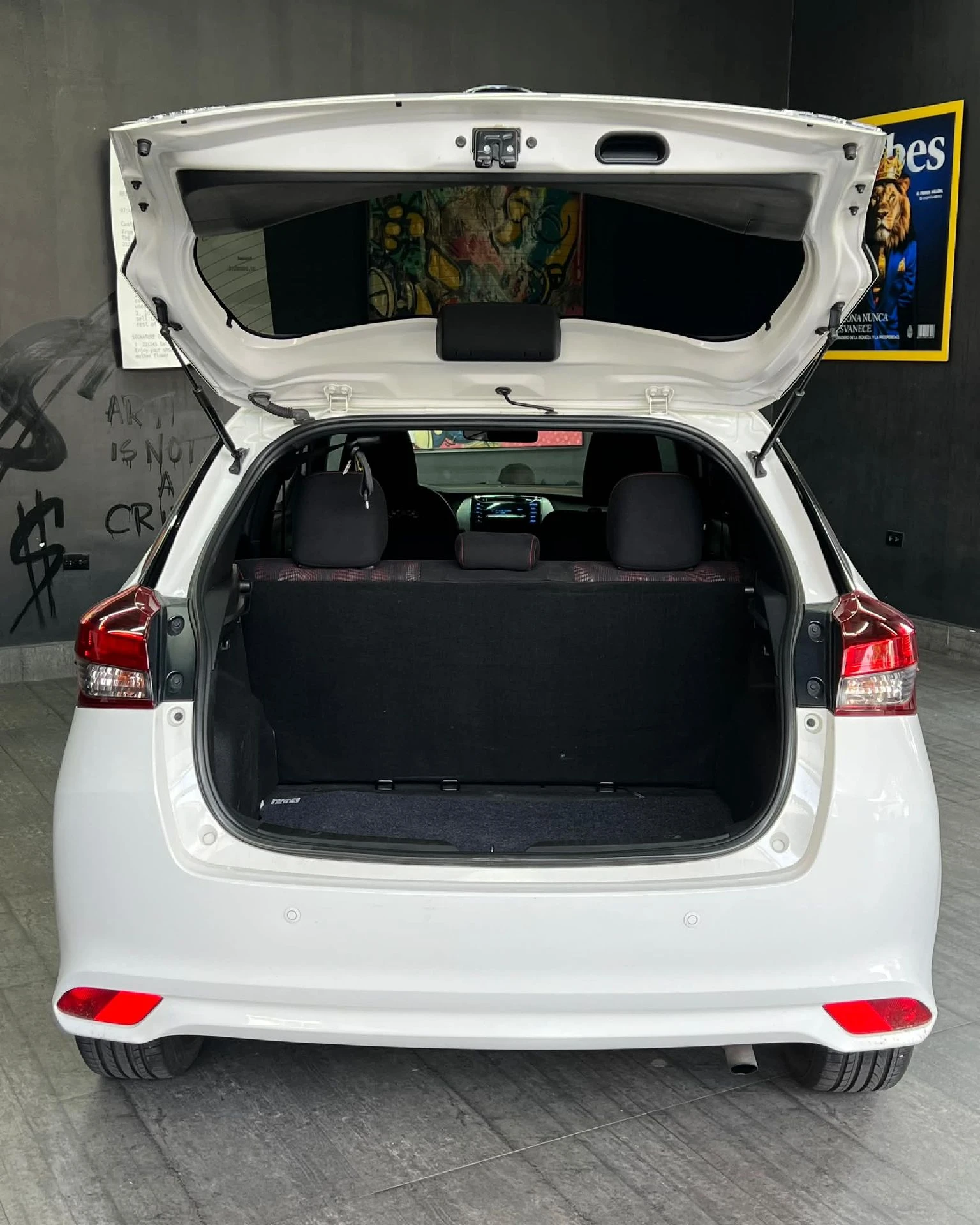 2019 Toyota Yaris 1.5 S — photo 15