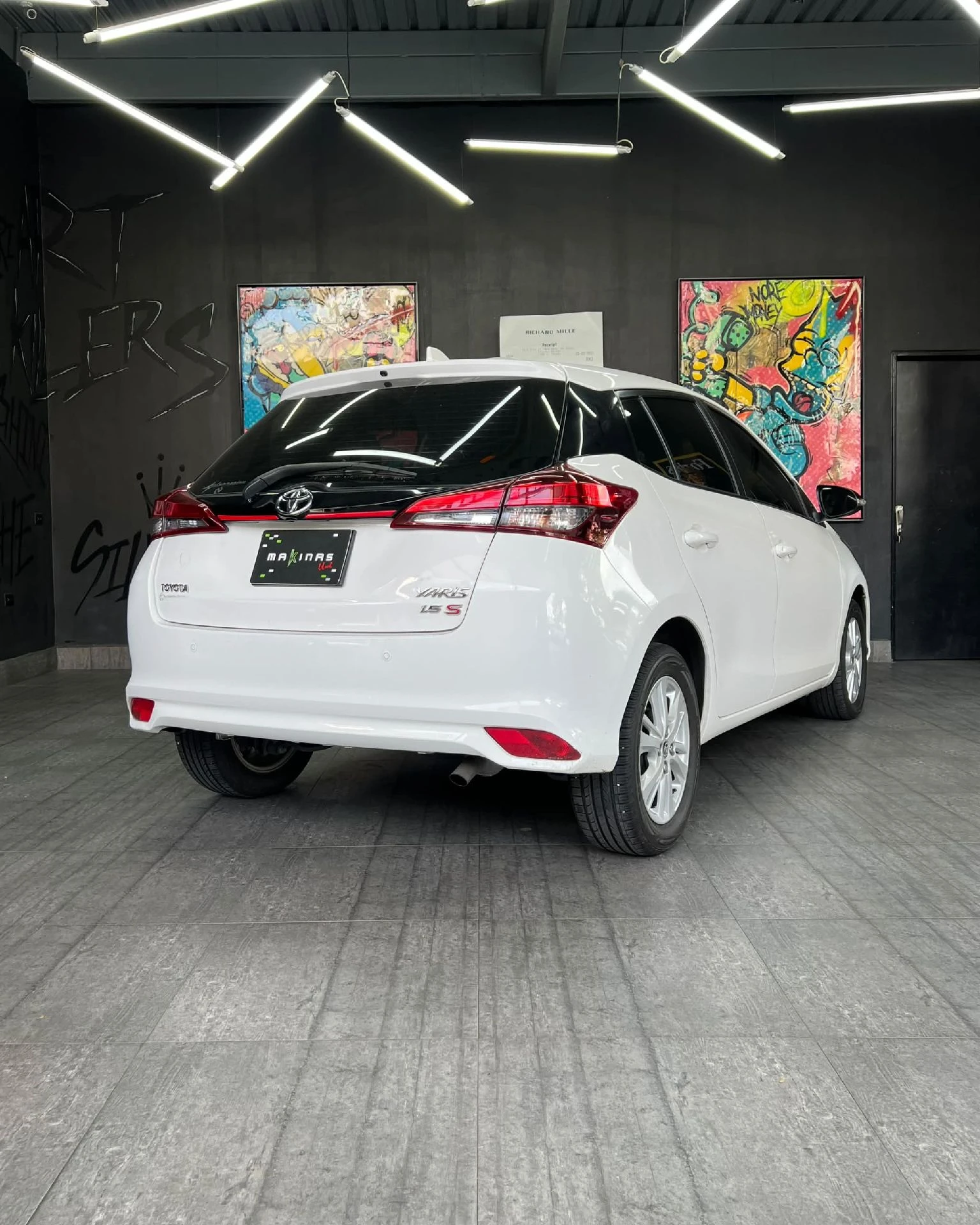 2019 Toyota Yaris 1.5 S — photo 18
