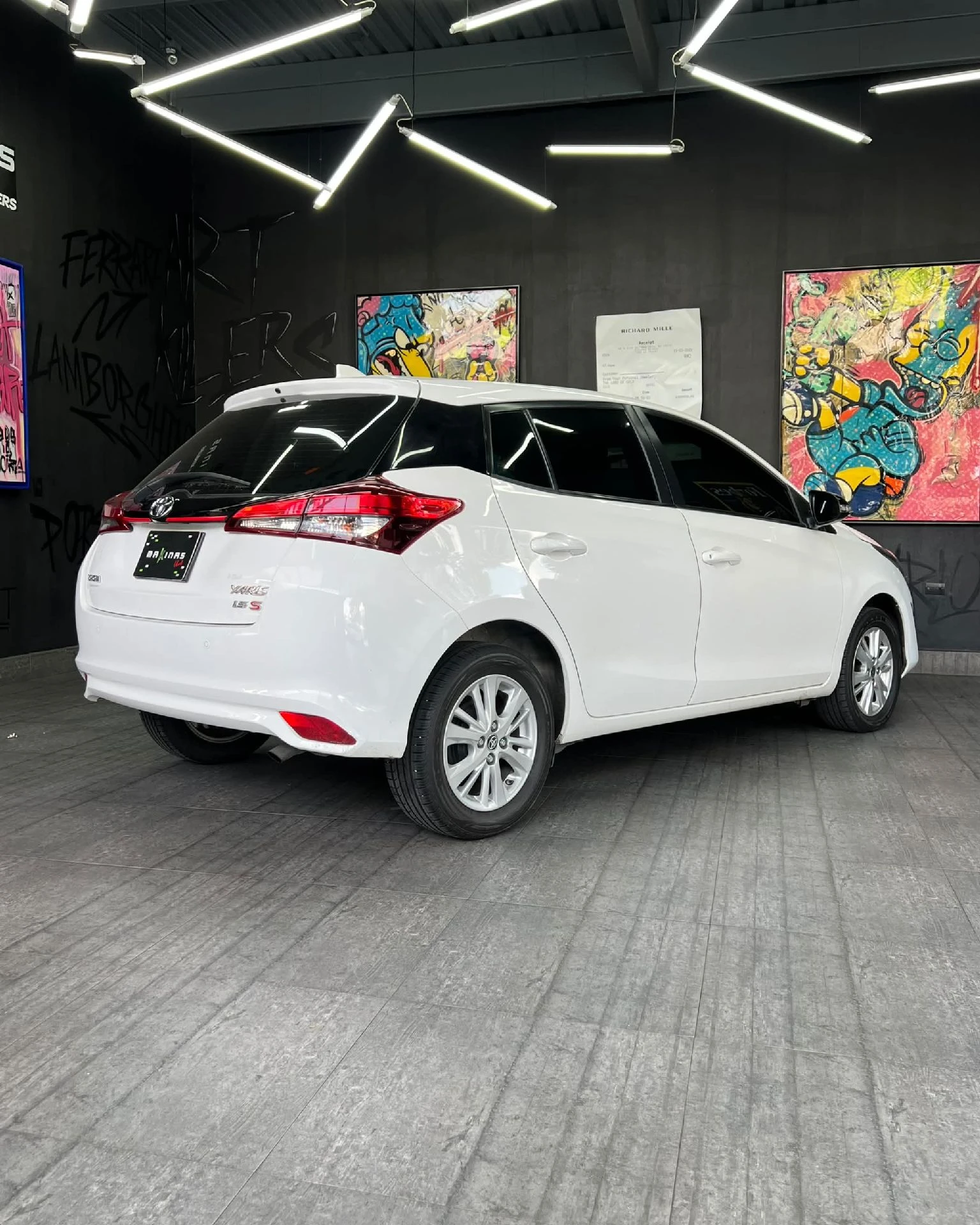 2019 Toyota Yaris 1.5 S — photo 19