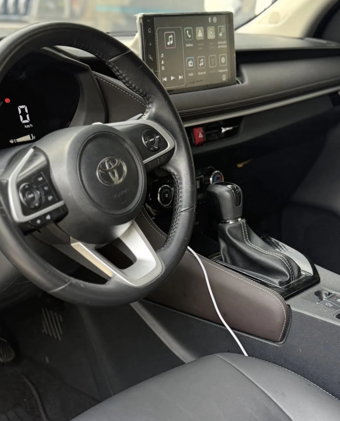 2023 Toyota Yaris Sedán G — foto 7