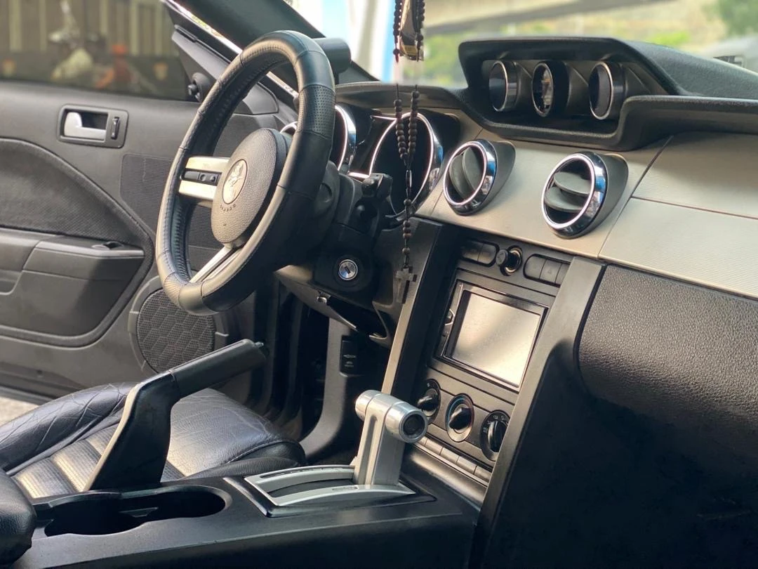 2007 Ford Mustang GT — photo 10
