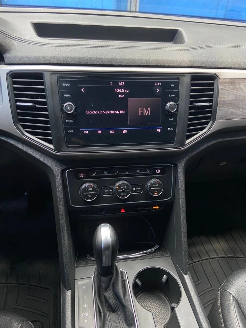 2020 Volkswagen Atlas Cross Sport SE v6 — photo 9