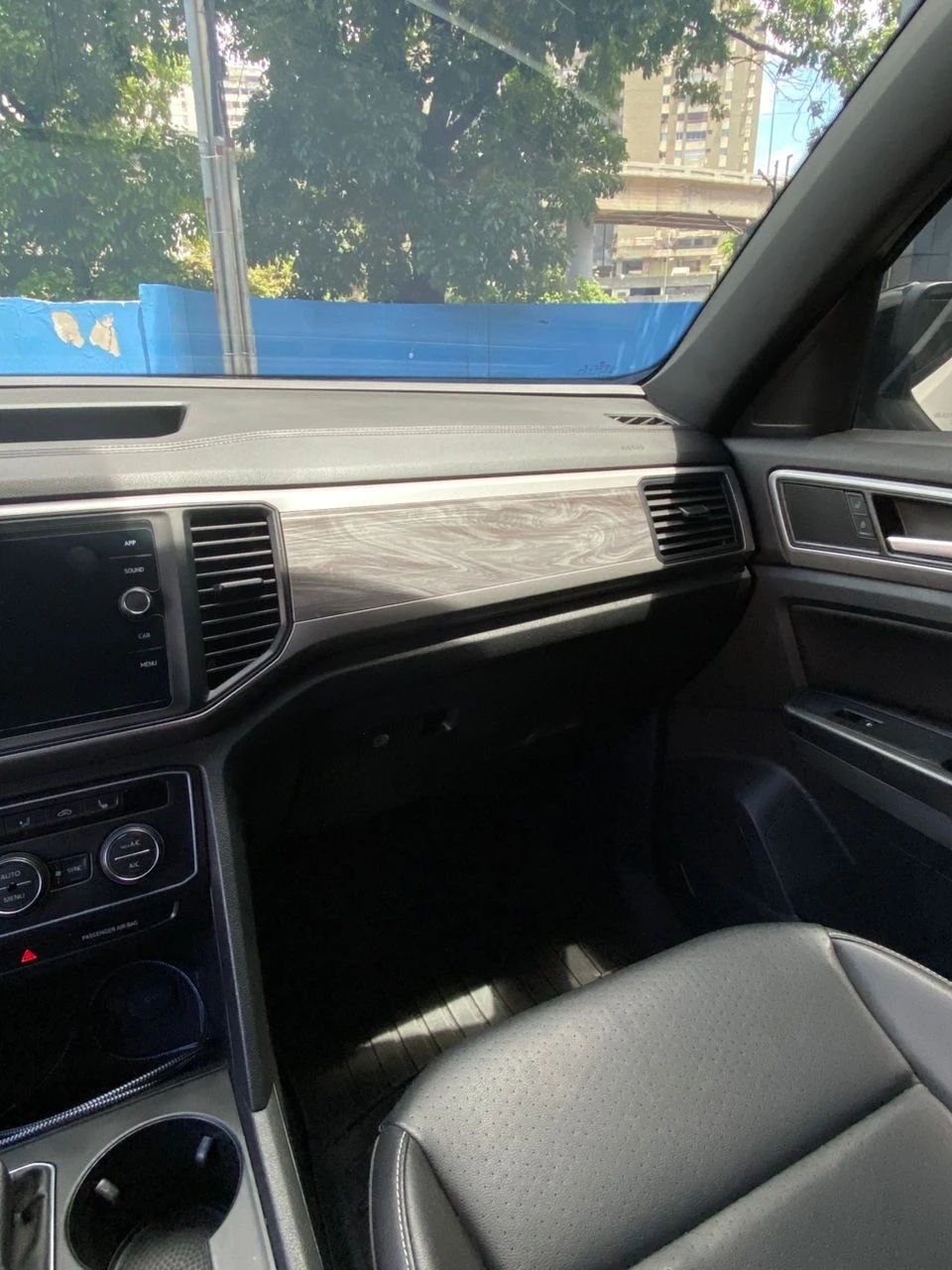 2020 Volkswagen Atlas Cross Sport SE v6 — photo 7