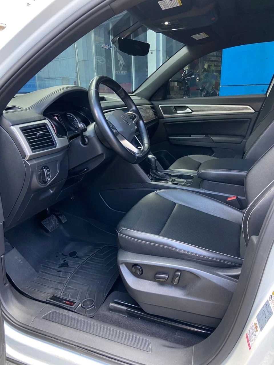 2020 Volkswagen Atlas Cross Sport SE v6 — photo 11