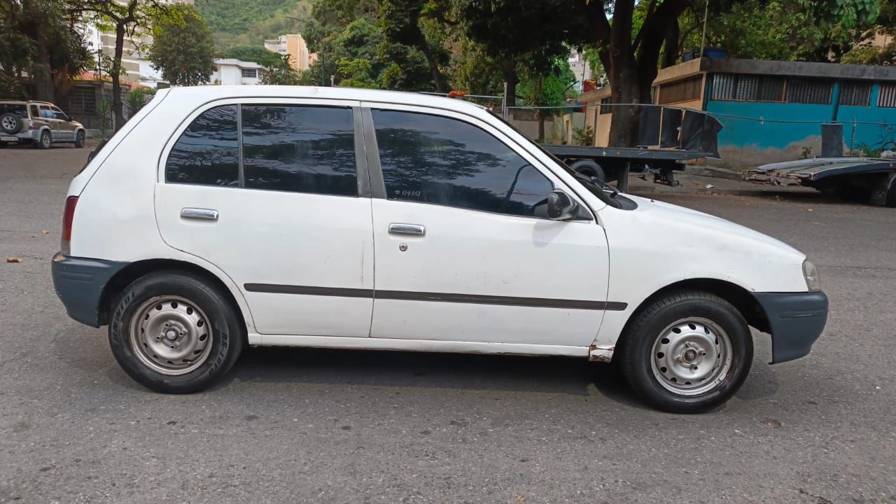 1998 Toyota Starlet Le - XLE — foto 5