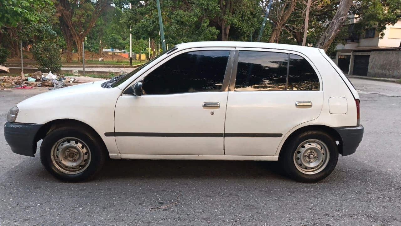 1998 Toyota Starlet Le - XLE — foto 8