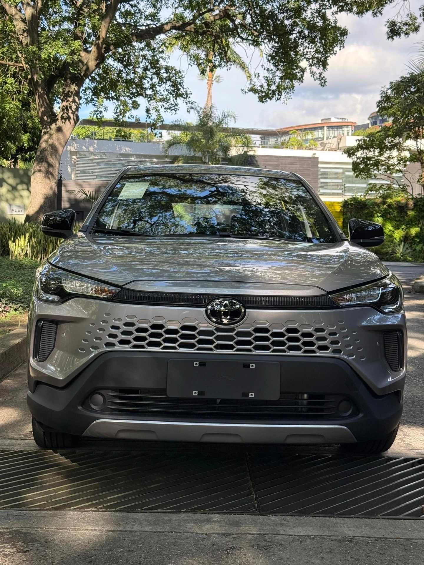 2025 Toyota Corolla Cross Élite — photo 3