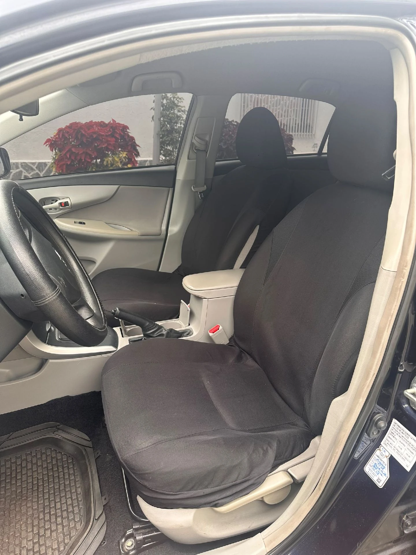 2013 Toyota Corolla Xei — photo 9