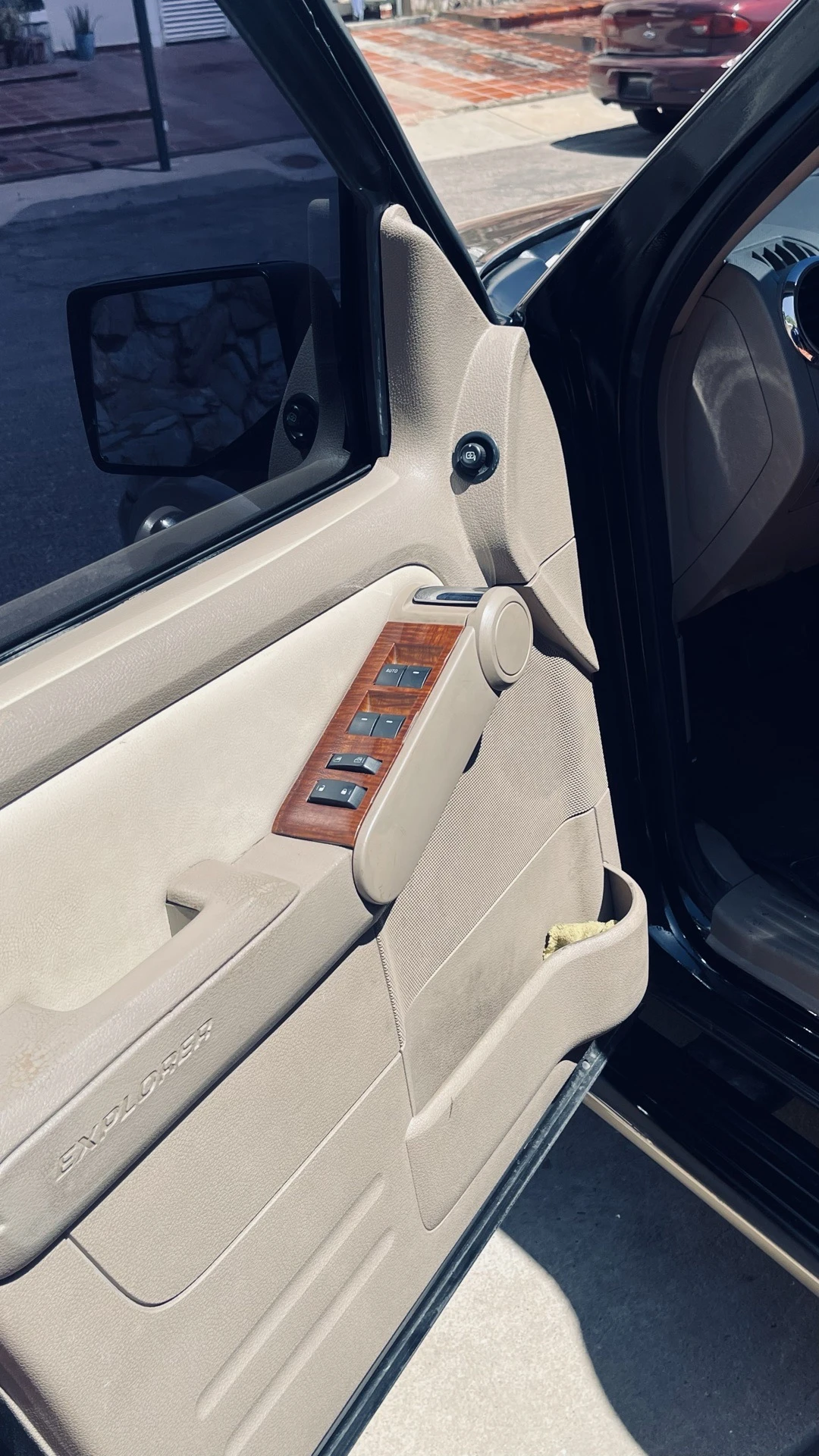 2008 Ford Explorer Eddie Bauer — photo 11