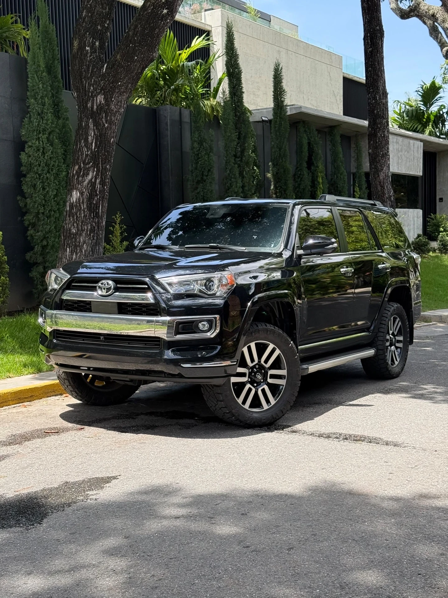 2023 Toyota 4Runner Sr5 limited — photo 2