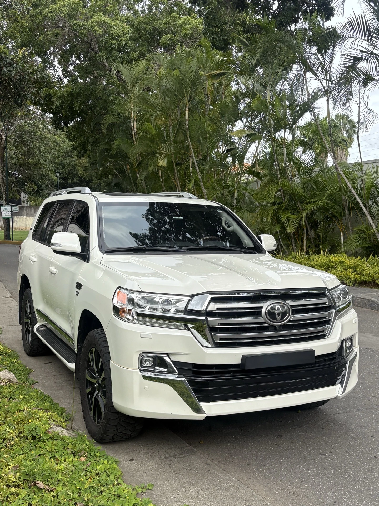 2016 Toyota Land Cruiser Lc200 — photo 3
