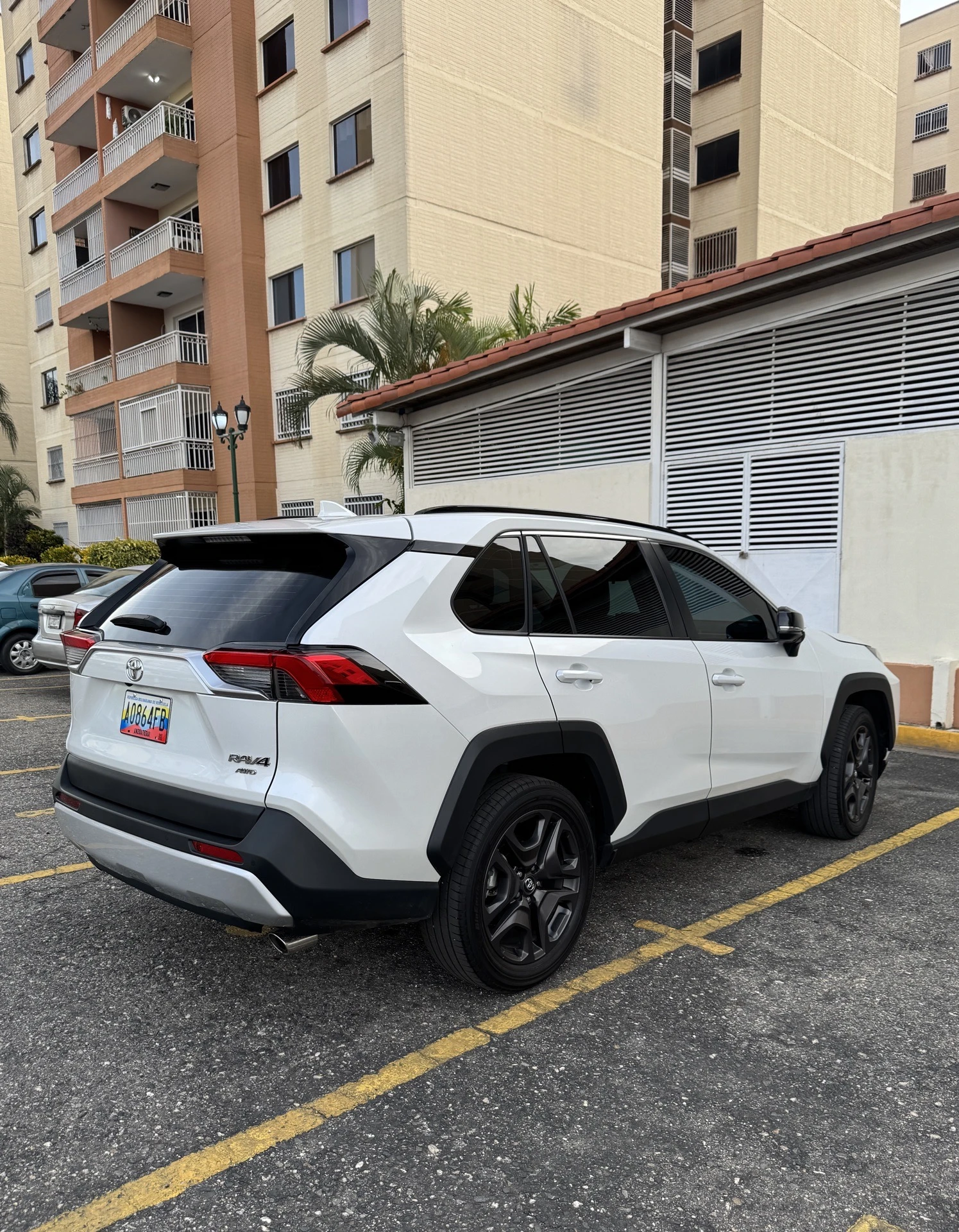 2025 Toyota RAV4 Adventure awd — photo 6