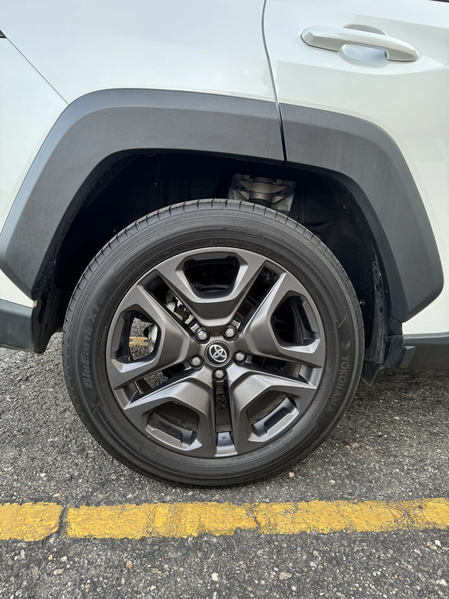 2025 Toyota RAV4 Adventure awd — photo 8