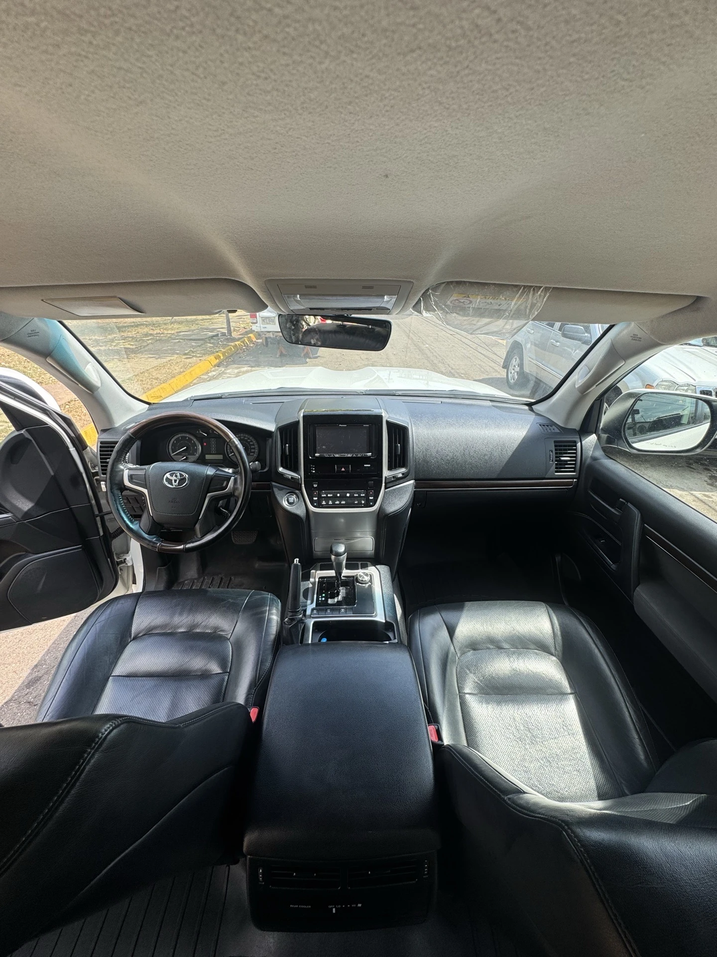 2018 Toyota Land Cruiser 200 GXR V6 — photo 6