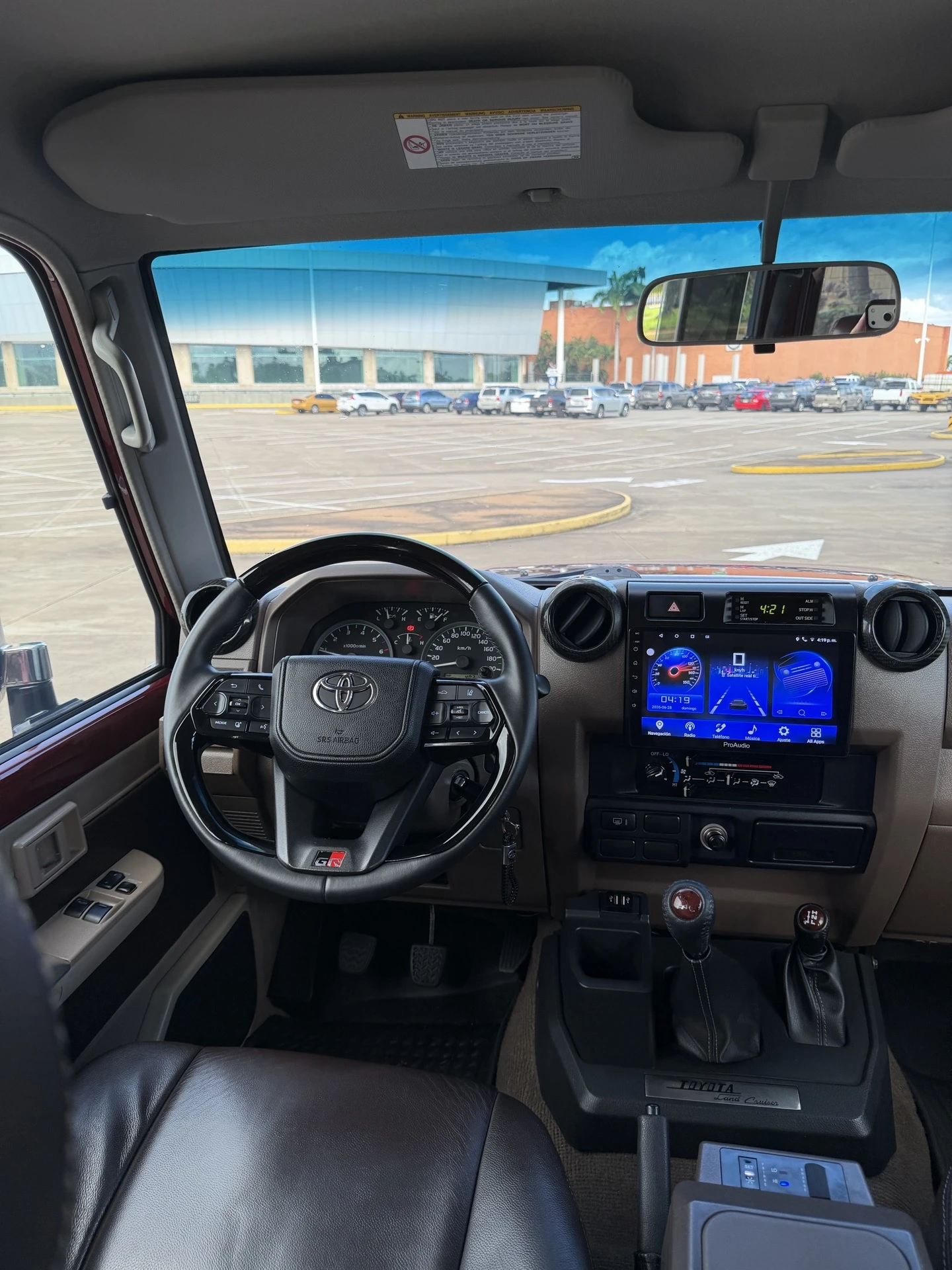 2019 Toyota Macho LC 71 LX V6 — photo 12