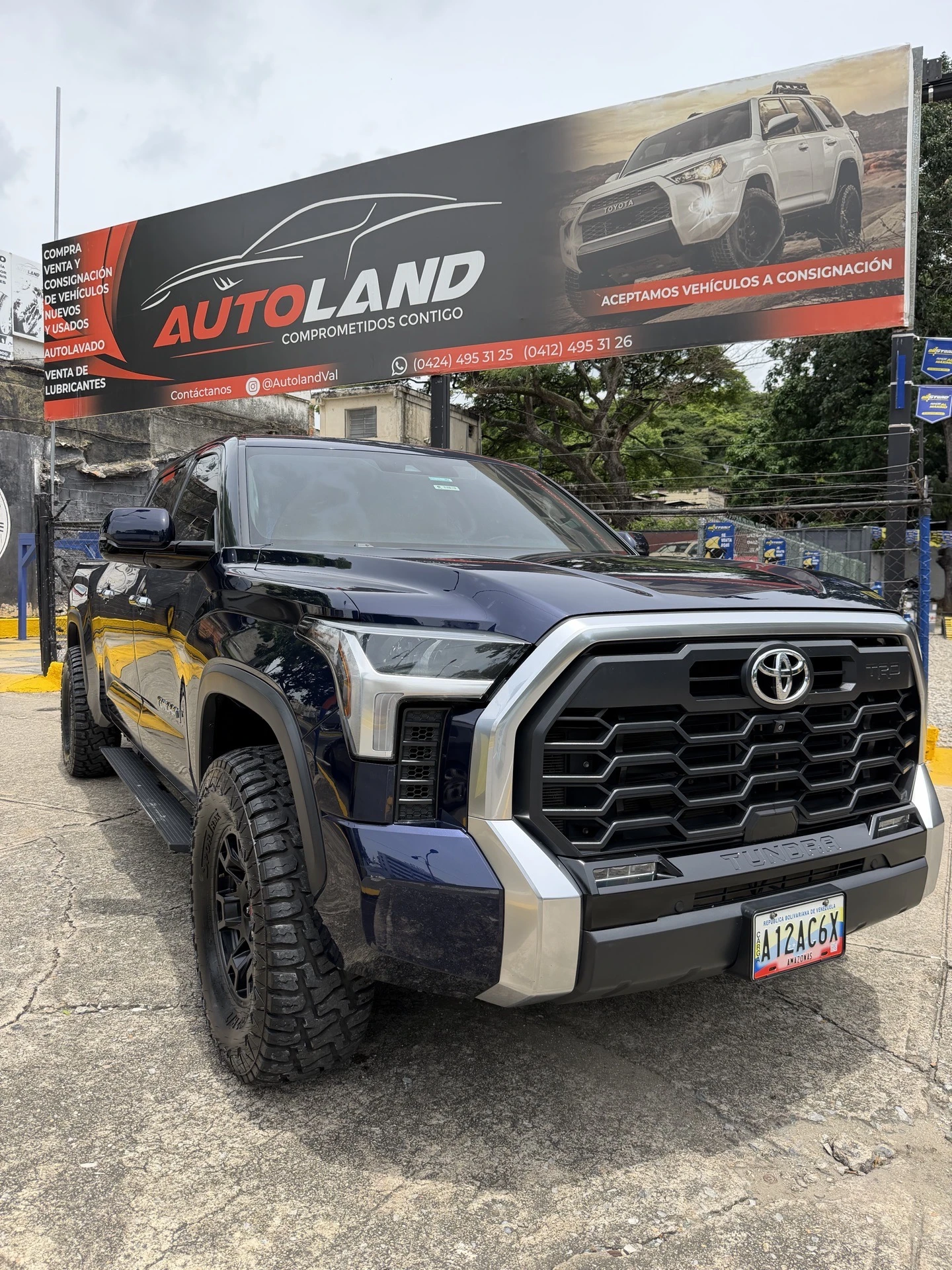 2022 Toyota Tundra Limited TRD SPORT — photo 2