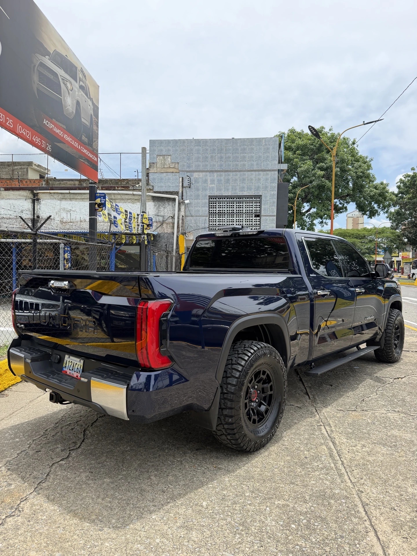 2022 Toyota Tundra Limited TRD SPORT — photo 3