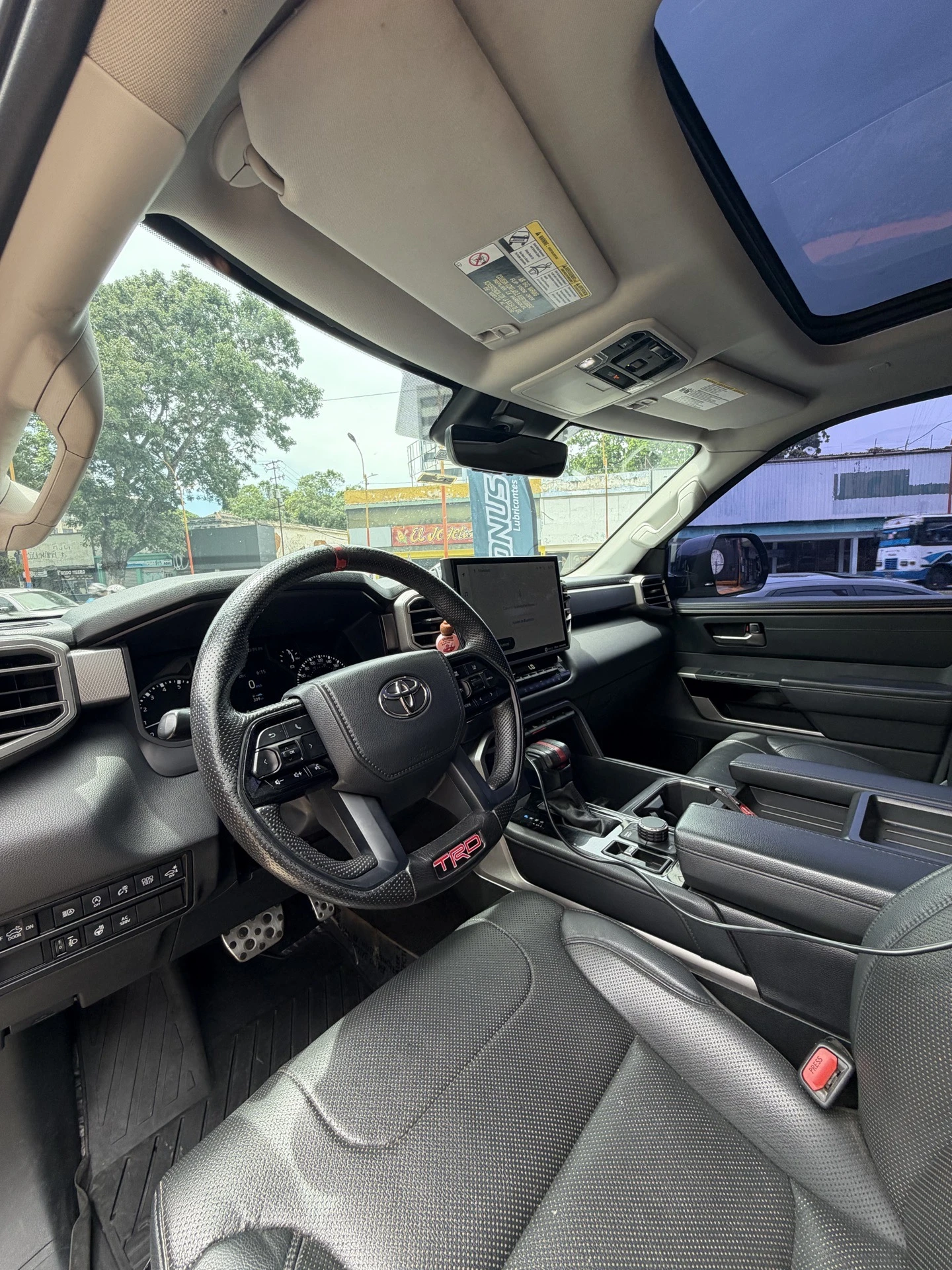 2022 Toyota Tundra Limited TRD SPORT — photo 5