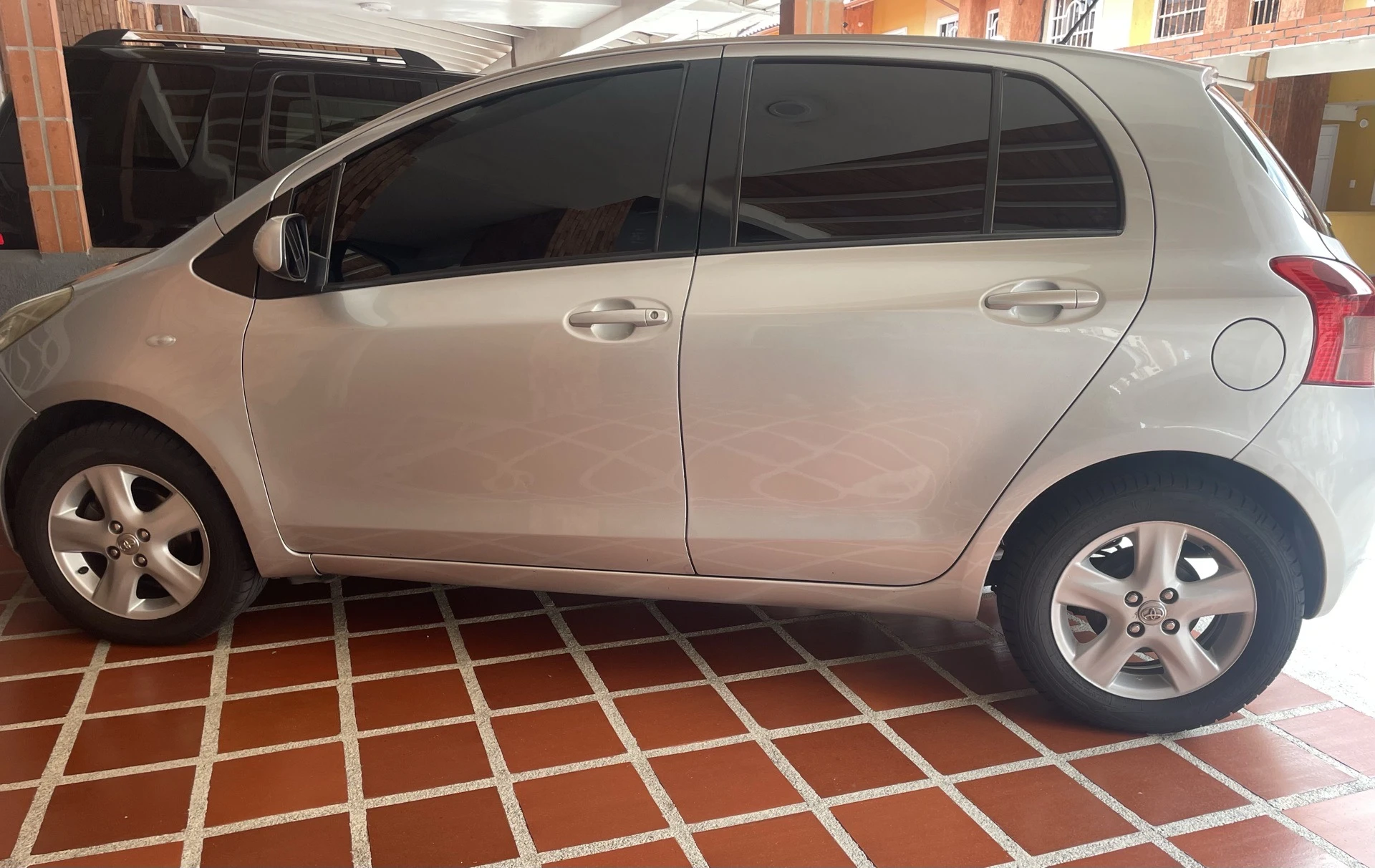 2008 Toyota Yaris Le — photo 3