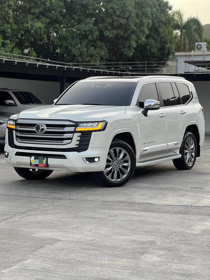 2025 Toyota Land Cruiser LC300 VXR — photo 3