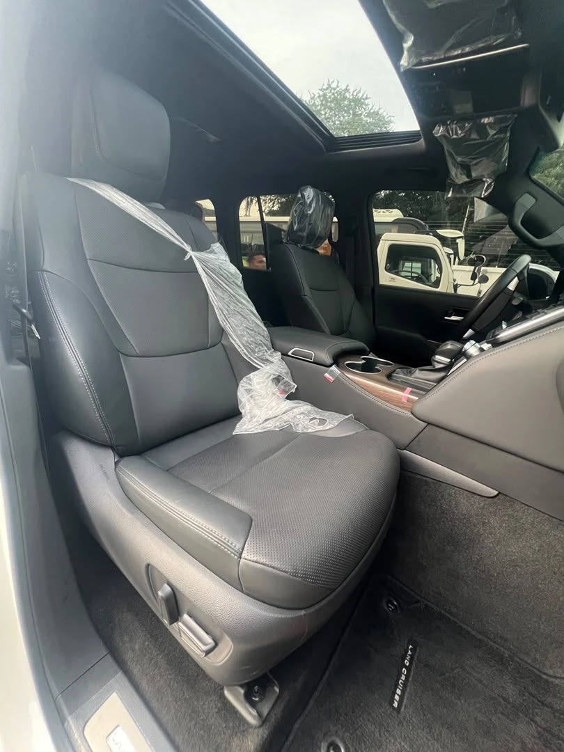 2025 Toyota Land Cruiser LC300 VXR — photo 5