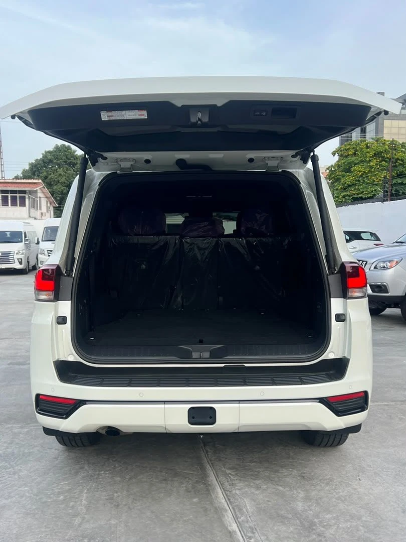 2025 Toyota Land Cruiser LC300 VXR — photo 6