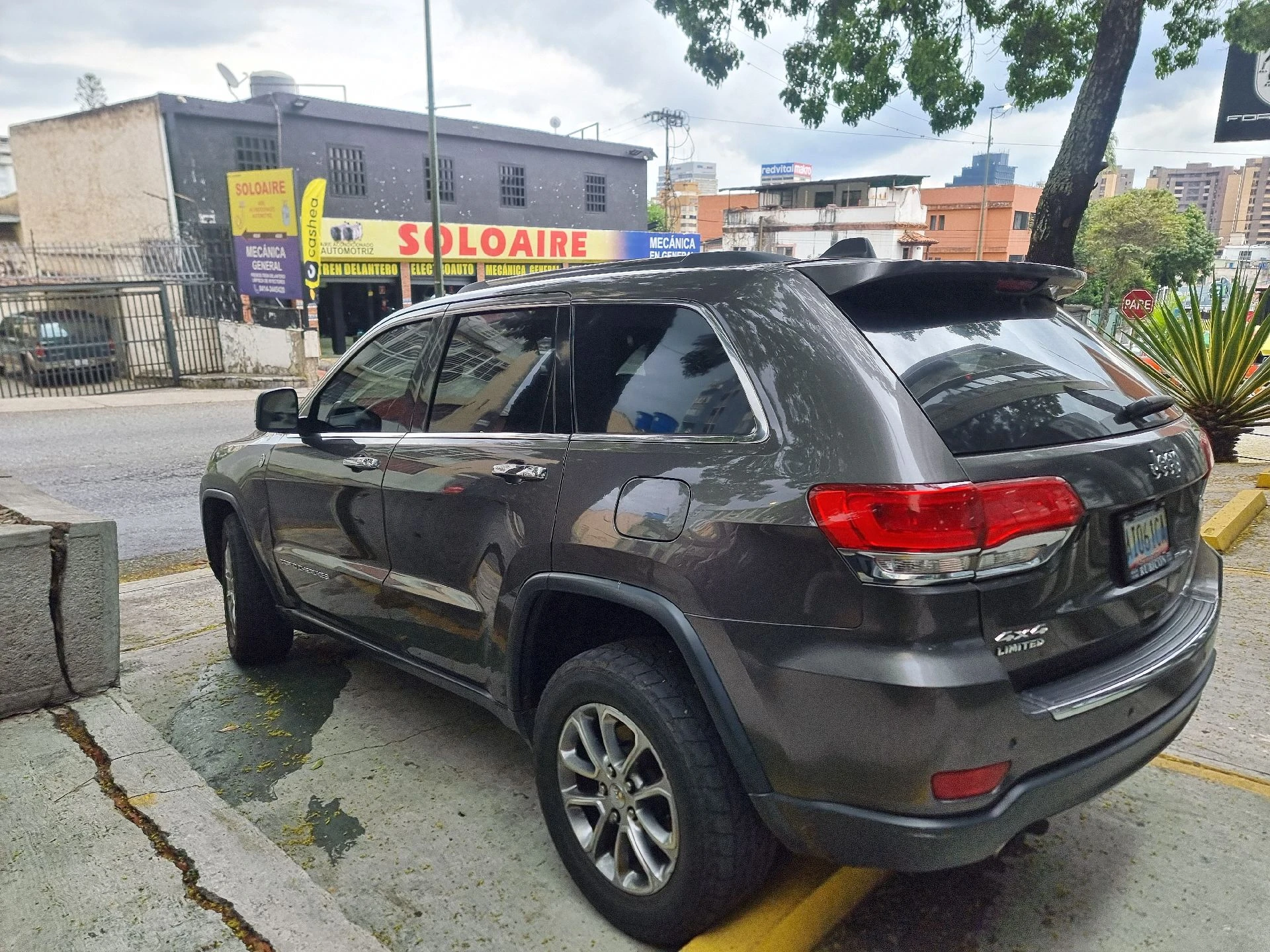 2015 Jeep Grand Cherokee Limited — photo 4